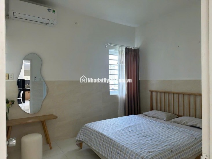 Cần bán gấp căn hộ full nội thất cao cấp ở trung tâm Quận 2, TPHCM